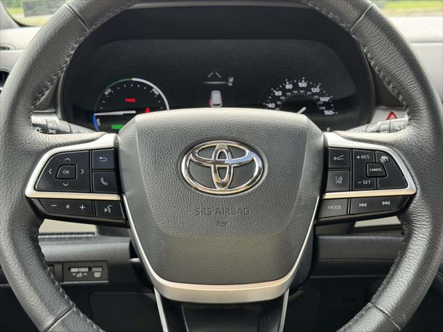 Photo of 2023 Sunset Bronze Toyota Sienna