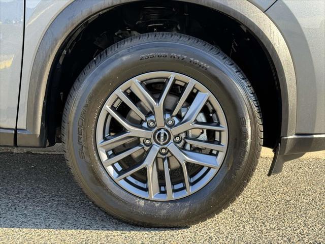 Photo of 2024 Gun Metallic Nissan Rogue