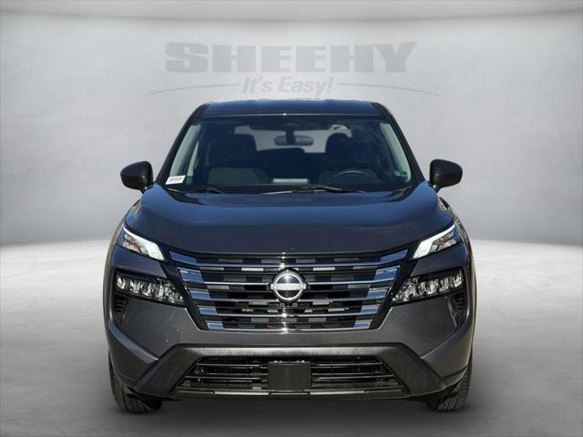 Photo of 2024 Gun Metallic Nissan Rogue