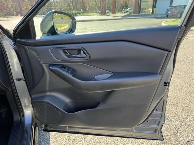Photo of 2024 Gun Metallic Nissan Rogue