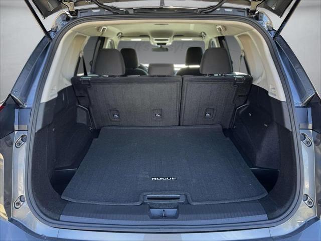 Photo of 2024 Gun Metallic Nissan Rogue