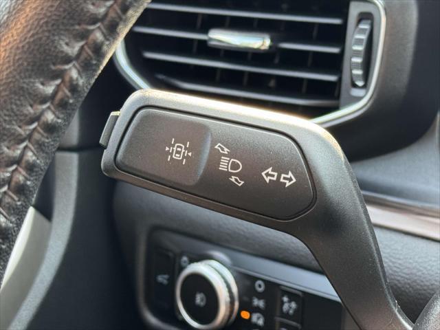 Photo of 2023 Atlas Blue Metallic Ford Explorer