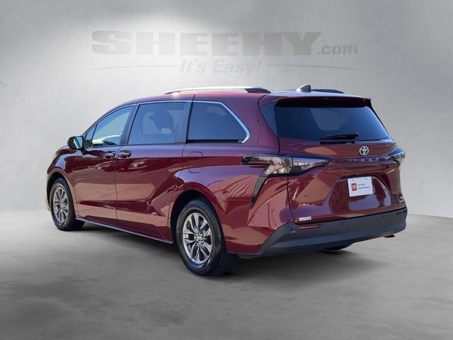 Photo of 2023 Wind Chill Pearl Toyota Sienna