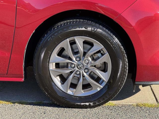 Photo of 2023 Wind Chill Pearl Toyota Sienna