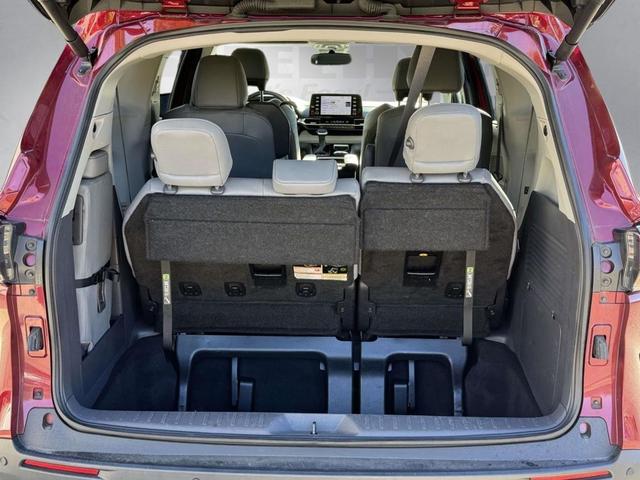 Photo of 2023 Wind Chill Pearl Toyota Sienna