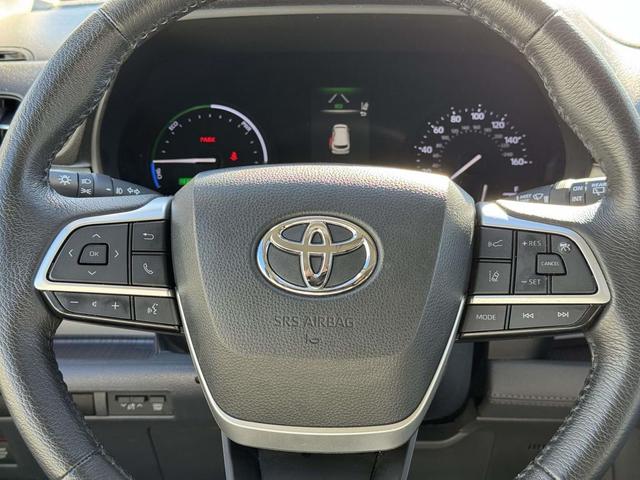 Photo of 2023 Wind Chill Pearl Toyota Sienna