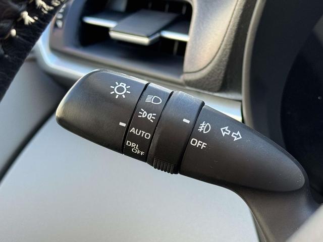 Photo of 2023 Wind Chill Pearl Toyota Sienna