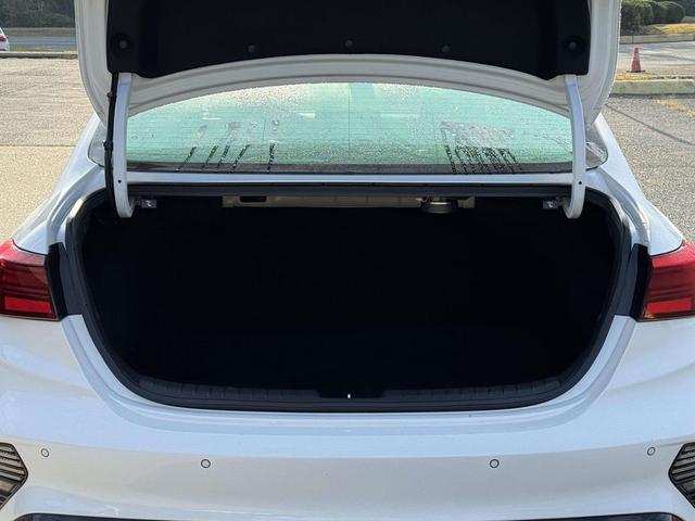 Photo of 2023 Snow White Pearl Kia Forte