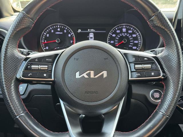 Photo of 2023 Snow White Pearl Kia Forte