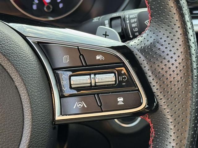 Photo of 2023 Snow White Pearl Kia Forte