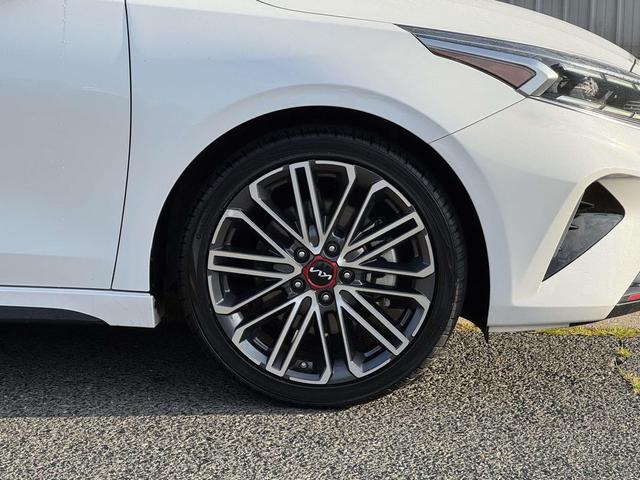 Photo of 2023 Snow White Pearl Kia Forte