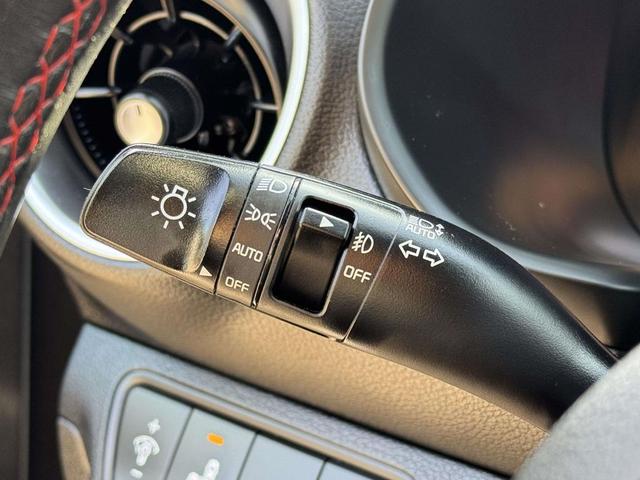 Photo of 2023 Snow White Pearl Kia Forte