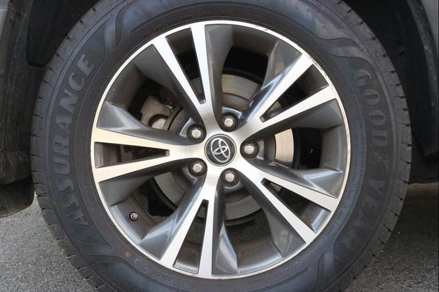 Photo of 2016 Blizzard Pearl Toyota Highlander