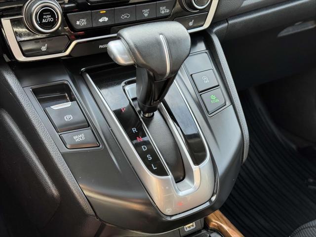 Photo of 2022 Platinum White Pearl Honda CR-V