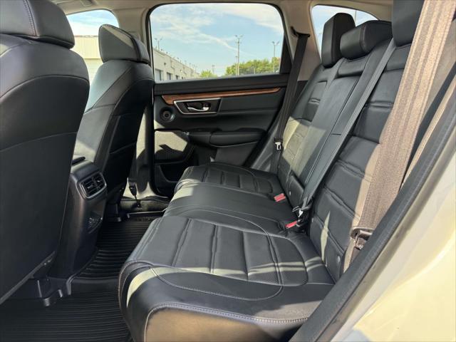 Photo of 2022 Platinum White Pearl Honda CR-V