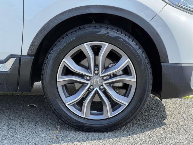 Photo of 2022 Platinum White Pearl Honda CR-V