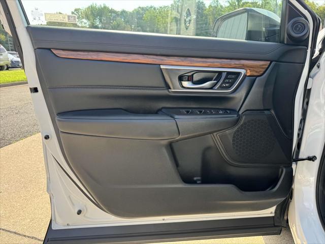 Photo of 2022 Platinum White Pearl Honda CR-V
