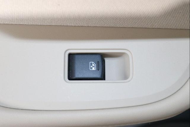 Photo of 2019 Crystal White Pearl Subaru Outback