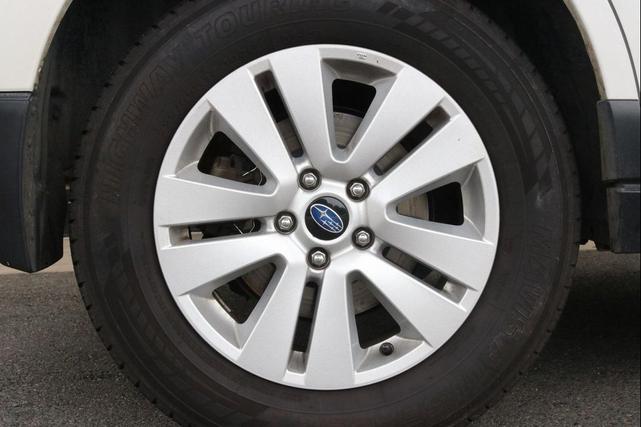 Photo of 2019 Crystal White Pearl Subaru Outback