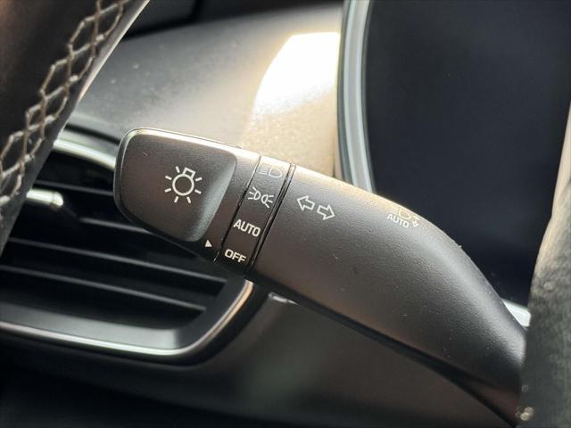 Photo of 2022 Shimmering Silver Pearl Hyundai SANTA FE