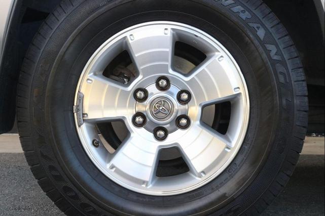 Photo of 2009 Titanium Metallic Toyota 4Runner