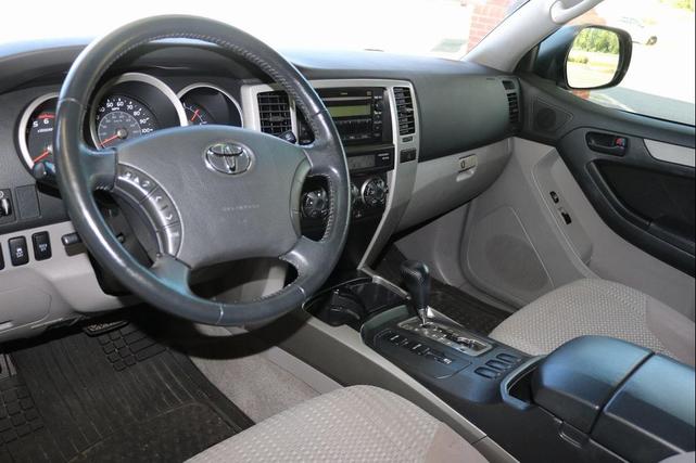 Photo of 2009 Titanium Metallic Toyota 4Runner