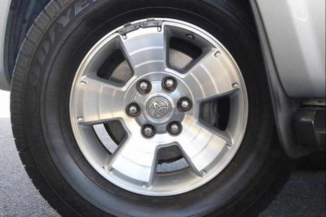 Photo of 2009 Titanium Metallic Toyota 4Runner