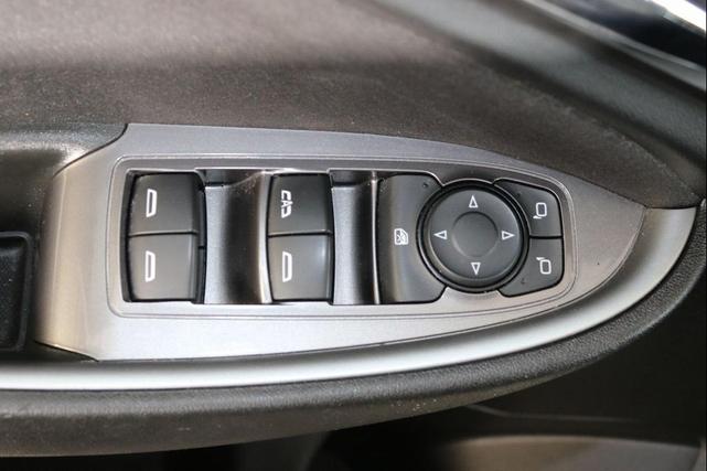 Photo of 2023 Summit White Chevrolet Malibu