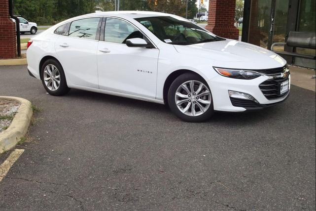 Photo of 2023 Summit White Chevrolet Malibu