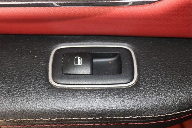 Photo of 2022 Flame Red Clearcoat RAM 1500