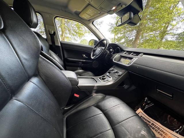 Photo of 2018 White Land Rover Range Rover Evoque