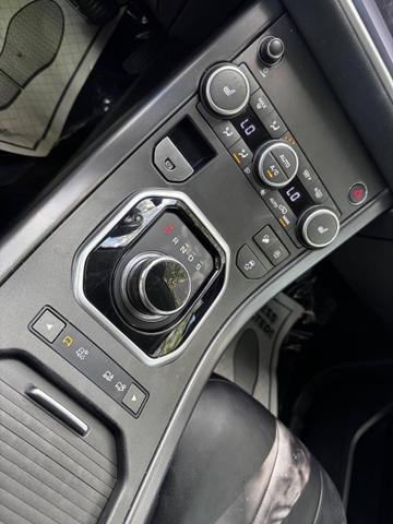 Photo of 2018 White Land Rover Range Rover Evoque