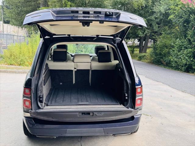 Photo of 2018 Loire Blue Metallic Land Rover Range Rover