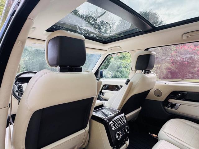 Photo of 2018 Loire Blue Metallic Land Rover Range Rover