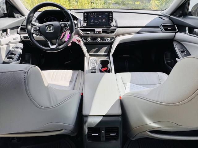 Photo of 2018 Lunar Silver Metallic Honda Accord Hybrid