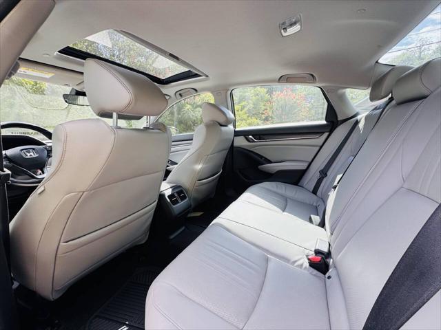 Photo of 2018 Lunar Silver Metallic Honda Accord Hybrid