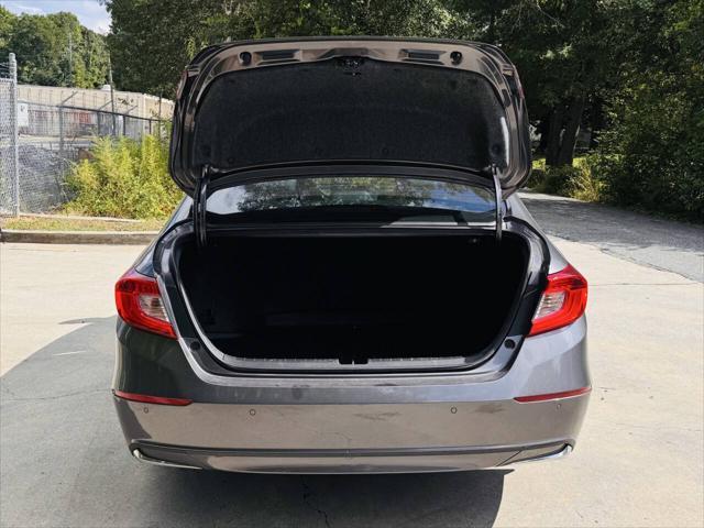 Photo of 2018 Lunar Silver Metallic Honda Accord Hybrid