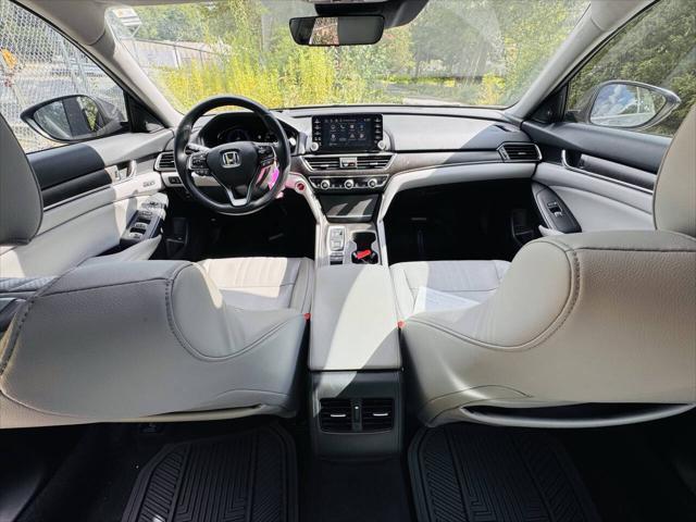 Photo of 2018 Lunar Silver Metallic Honda Accord Hybrid