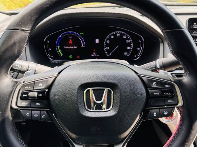Photo of 2018 Lunar Silver Metallic Honda Accord Hybrid