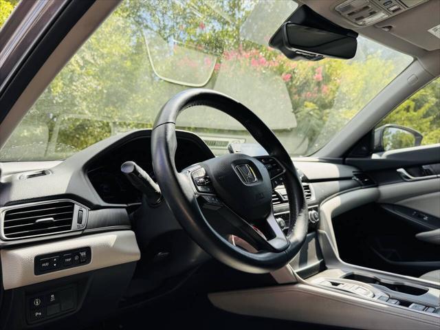 Photo of 2018 Lunar Silver Metallic Honda Accord Hybrid