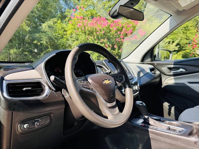 Photo of 2020 Mosaic Black Metallic Chevrolet Equinox