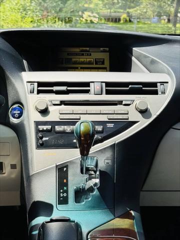 Photo of 2010 Tungsten Pearl Lexus RX 450h