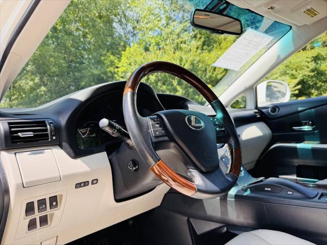Photo of 2010 Tungsten Pearl Lexus RX 450h