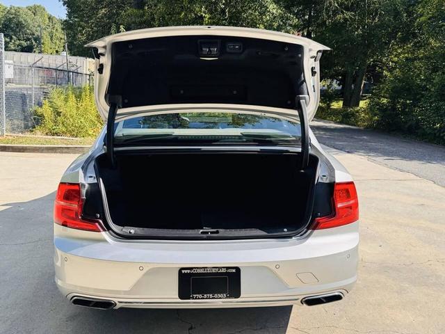 Photo of 2018 Bright Silver Metallic Volvo S90