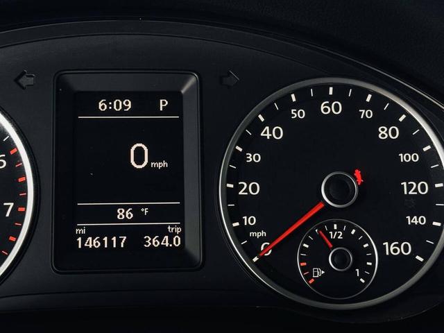 Photo of 2013 Reflex Silver Metallic Volkswagen Tiguan