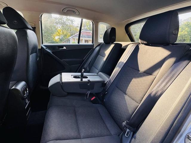 Photo of 2013 Reflex Silver Metallic Volkswagen Tiguan