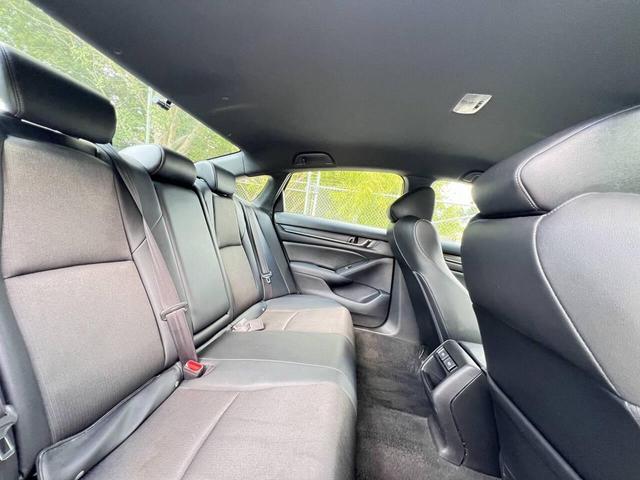 Photo of 2022 Lunar Silver Metallic Honda Accord