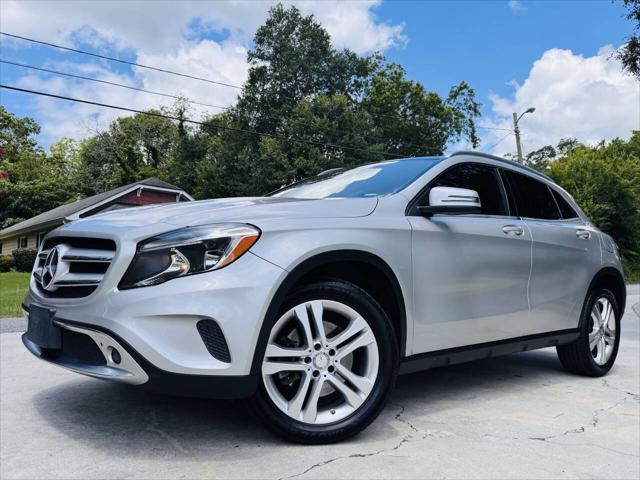 Photo of 2016 Polar Silver Metallic Mercedes-Benz GLA-Class