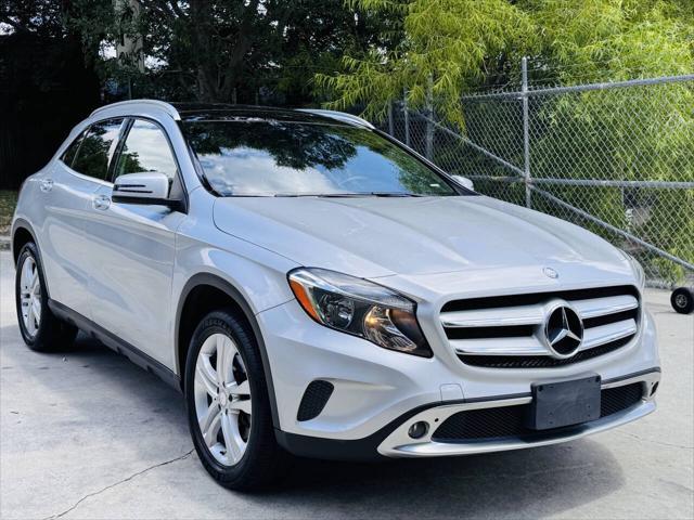 Photo of 2016 Polar Silver Metallic Mercedes-Benz GLA-Class