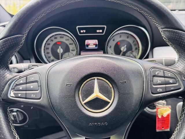 Photo of 2016 Polar Silver Metallic Mercedes-Benz GLA-Class